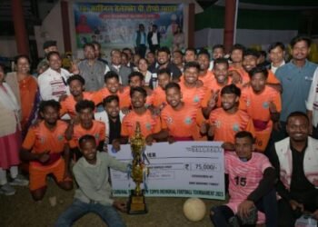 मांडर की टीम बनी स्वर्गीय कार्डिनल तेलेस्फोर पी टोप्पो स्मारक इंटर भिखारिएट फुटबॉल टूर्नामेंट की विजेता