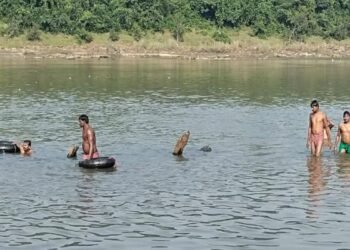 Breaking News: दामोदर नदी में कार्तिक पूर्णिमा के स्नान के दौरान डूबे 5 युवक, मची हड़कंप