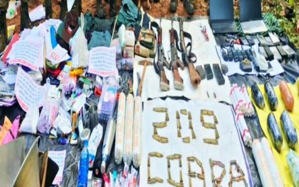 सारंडा के जंगल में नक्सलियों और पुलिस में भिड़ंत, भारी हथियार बरामद