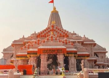 Breaking News: अयोध्या में पीएम मोदी ने राम मंदिर के शिखर पर फहराया पवित्र केसरिया ध्वज