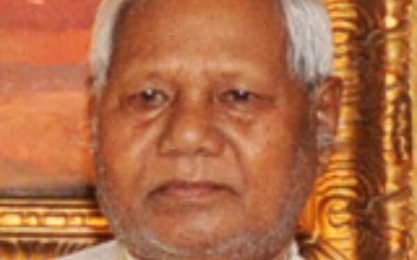 Kadiya Munda has difficulty breathing and is admitted to Ranchi hospital.