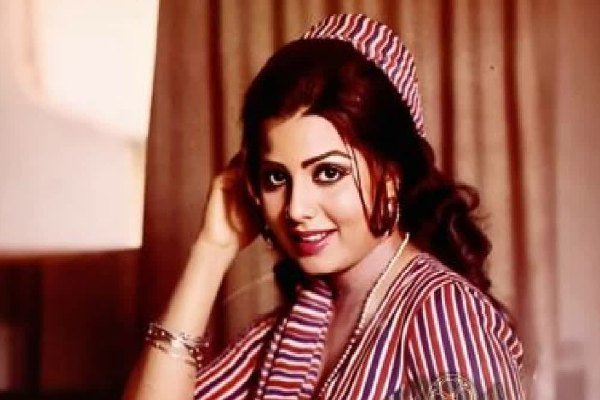 Sulakshana Pandit passes away: Coincidence or fate? 40 years later, Sulakshana Pandit said goodbye to the world on the same day as Sanjeev Kumar.