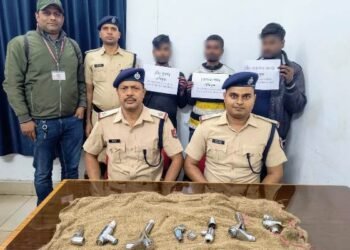 Taps stolen from Dhanbad Intercity Express: Two thieves and a scrap dealer arrested, railway property recovered