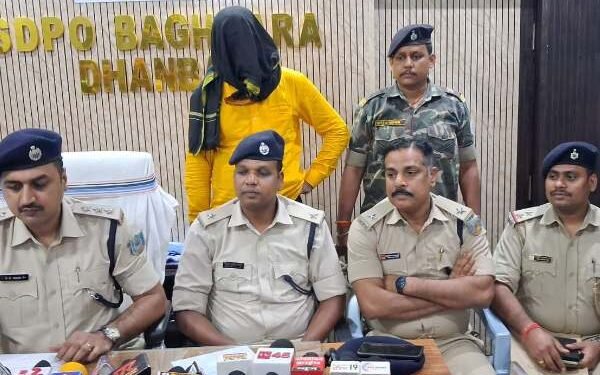 Vishwajit Chakraborty, the absconding accused in the Mukhiya Pati firing case, arrested; pistol and live bullets recovered