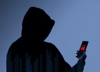 Calling prominent national leaders while posing as Chief Minister Hemant Soren, this shocking act caused a stir.