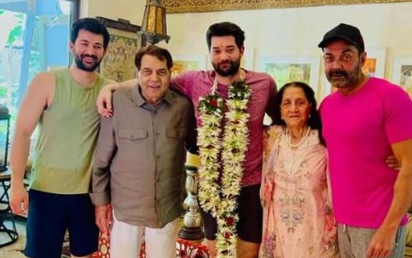 Dharmendra Death: The end of an era: Dharmendra's passing shattered this large family – see the full family tree