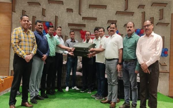 धनबाद पुलिस ने छह जांबाजों को दी भावभीनी विदाई - दशकों की सेवा और समर्पण को किया सलाम