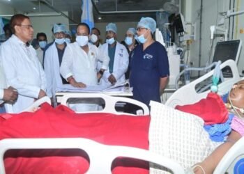 स्वास्थ्य मंत्री डॉ. इरफान अंसारी एक्शन मोड में, बुंडू हादसे के घायलों से मिलने पहुंचे अस्पताल