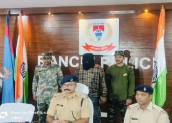 रांची पुलिस ने किया बड़ा खुलासा: सड़े चावल की आड़ में 13,400 बोतल कोफ सिरप बरामद, एक गिरफ्तार