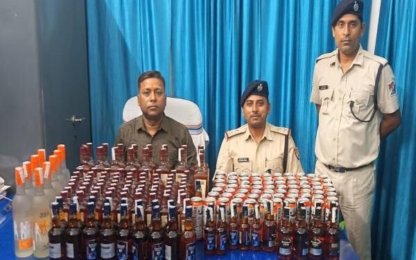 RPF conducts major operation in Koderma, seizes 195 bottles of illicit liquor from train