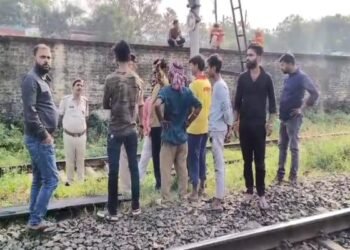 धनबाद के बरमसिया रेलवे ट्रैक पर बुजुर्ग रेलकर्मी की दर्दनाक मौत