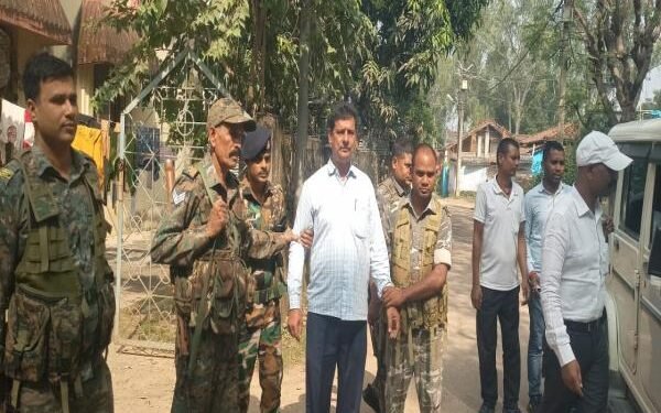 "Major ACB raid! Latehar's senior officer arrested red-handed taking bribe in Palamu!"