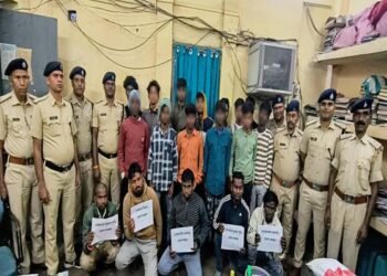 धनबाद स्टेशन से 13 नाबालिग बच्चों का रेस्क्यू, 5 बाल तस्कर गिरफ्तार