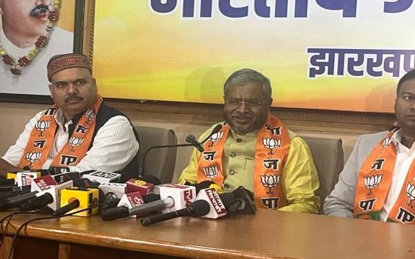 'सुजीत सिन्हा और प्रिंस खान को मिल रहा था अनुराग गुप्ता का संरक्षण' भाजपा का आरोप