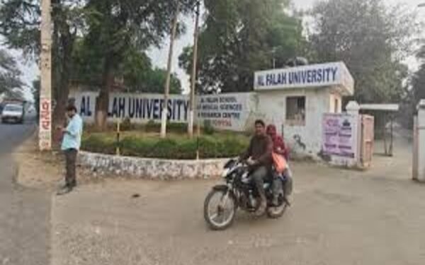 Al-Falah University Controversy: फर्जी NAAC मान्यता दिखाने पर शो-कॉज नोटिस, दिल्ली ब्लास्ट केस के बाद बढ़ी मुश्किलें