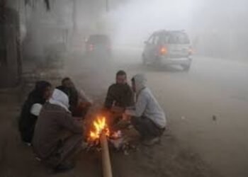 ठंड ने बढ़ाई मुश्किलें! झारखंड में गुमला 8.5°C पर पहुंचा, कई जिलों में शीतलहर अलर्ट