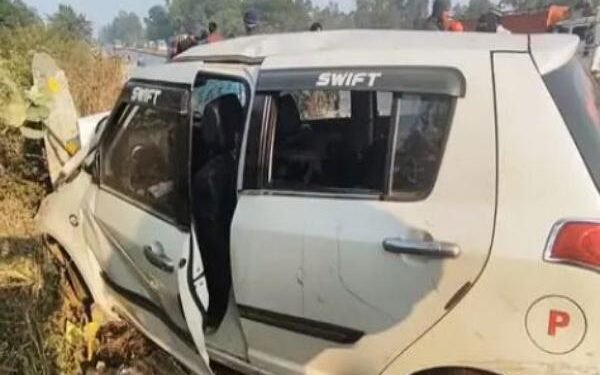 Hazaribagh Accident : बरही में बड़ा हादसा: कार डिवाइडर से टकराई, एक ही परिवार के 3 लोगों की मौके पर मौत