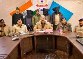 Jharkhand News: कोडरमा शर्मसार: वाटरफॉल में घूमने आए कपल से दरिंदगी, वीडियो बनाकर मांगे पैसे, 3 गिरफ्तार