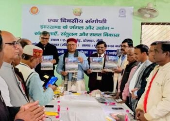 Jharkhand News: झारखंड में प्रदूषण मापने की मशीनें फेल! सरयू राय बोले-'सत्ता की नाक के नीचे लुट रहा बालू'