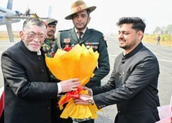 Jharkhand News: राज्यपाल के धनबाद आगमन पर उपायुक्त व एसएसपी ने किया स्वागत