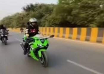 Tej Pratap Viral Video: लाखों की ग्रीन सुपरबाइक, फुल बाइकर लुक-तेज रफ्तार में तेजप्रताप का वीडियो वायरल