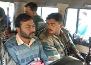 Jharkhand News: सरकारी बाबू धराया! चाईबासा में कार्यपालक अभियंता रिश्वत लेते रंगेहाथ गिरफ्तार