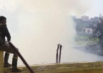 Jharkhand News: सरायढेला न्यू बैंक कॉलोनी में कचरा गोदाम स्वाहा, दहशत में कई घर