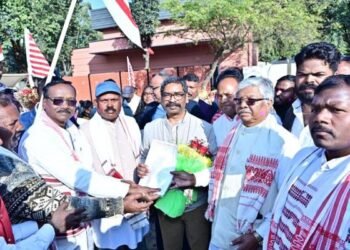 Jharkhand News: पेसा कानून की मंजूरी मिलने पर सीएम आवास में ढोल-नगाड़ों संग मना जश्न