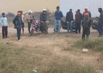 Jharkhand News: झरिया में दहशत की सुबह: बस्ताकोला मार्ग पर मिला जिंदा सुतली बम मिलने से हड़कंप