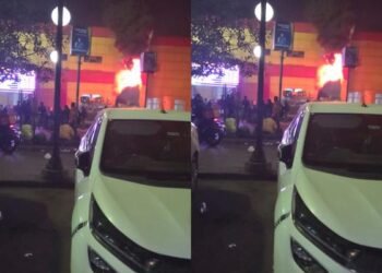 धनबाद स्टेशन पर मची अफरा-तफरी! पार्किंग एरिया में कोयले के स्टैचू में लगी भीषण आग