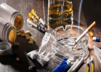 नशे के चपेट में युवा, राजधानी में धड़ल्ले से खुलेआम बिक रहा नशा; प्रशासन बेखबर