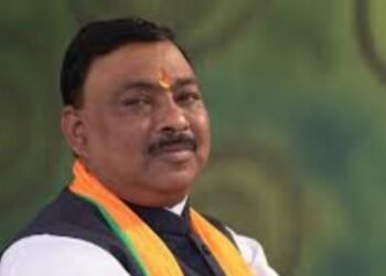 On the last day of the assembly session, Panki MLA Shashi Bhushan Mehta launched a scathing attack on the government.