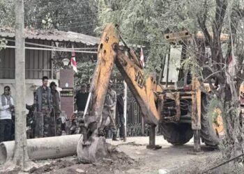 मंत्री रामेश्वर उरांव के आवास के पास चला बुलडोज़र