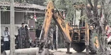 मंत्री रामेश्वर उरांव के आवास के पास चला बुलडोज़र