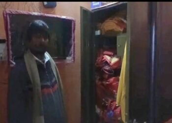 Dhanbad में चोरी की बड़ी वारदात, बंद घर का ताला तोड़ लाखों के जेवरात और नकदी पार