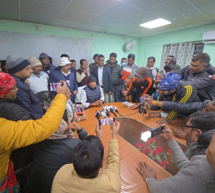 Health Minister Dr. Irfan Ansari expressed satisfaction over the arrangements during a surprise inspection of Deoghar Sadar Hospital.