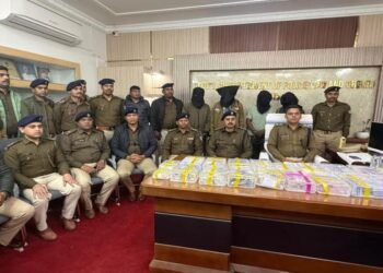 Dhanbad News: कतरास ज्वेलरी डकैती का 24 घंटे में खुलासा