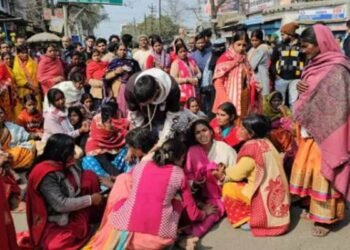 Crime News: Youth murdered with sharp weapon after dispute over DJ song