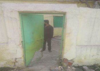 धनबाद के रामकनाली में बीसीसीएल क्वार्टर पर बमबाजी, दहशत में परिवार
