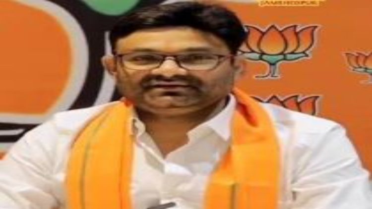हिमांशु सिंह हत्याकांड में भाजपा नेता नीरज सिंह राजस्थान से गिरफ्तार 1 हिमांशु सिंह हत्याकांड में भाजपा नेता नीरज सिंह राजस्थान से गिरफ्तार