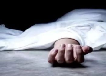 चतरा में फंदे से लटका मिला युवक का शव, परिजनों ने जताई हत्या की आशंका