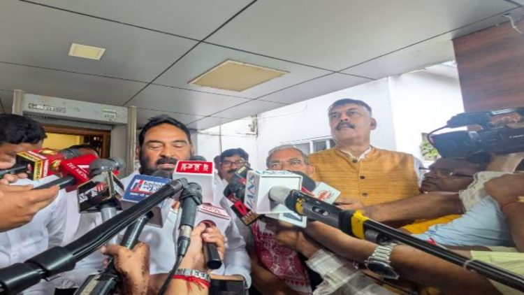 छात्र आंदोलन की आड़ में अराजकता फैलाने वालों पर 48 घंटे में कार्रवाई की मांग, सीआईडी जांच में तेजी लाने का आग्रह