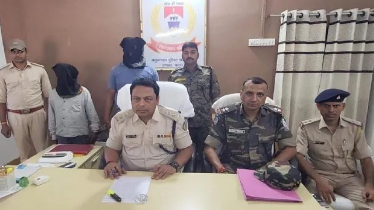 चतरा में पुलिस पर पथराव मामले में पूर्व मुखिया समेत दो गिरफ्तार