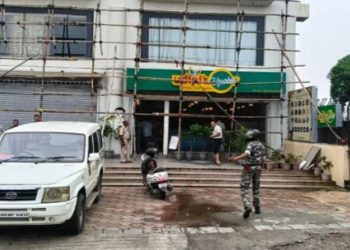 Breaking News: जमशेदपुर के बिंदल मॉल के पास फायरिंग, खाना खाने पहुंचे चार लोगों को लगी गोली