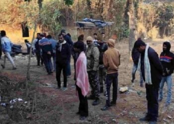 Jharkhand News: दुमका में सनसनी-महिला और मासूम की खून से सनी मिली लाश