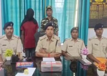 Garhwa News: गढ़वा में दरिंदगी! खेत में ले जाकर दुष्कर्म के बाद हत्या, आरोपी गिरफ्तार