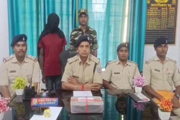 Garhwa News: गढ़वा में दरिंदगी! खेत में ले जाकर दुष्कर्म के बाद हत्या, आरोपी गिरफ्तार
