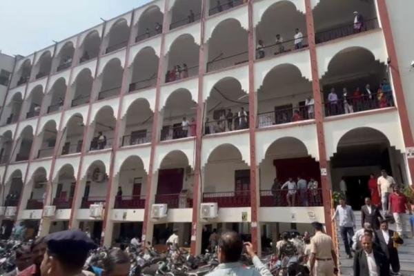 Dhanbad News: धनबाद कोर्ट को फिर बम से उड़ाने की धमकी, तीसरी बार ईमेल से मिली चेतावनी