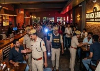 Ranchi News: नशे के खिलाफ पुलिस का बड़ा एक्शन-देर रात क्लबों और रेस्टोरेंट्स में ताबड़तोड़ छापेमारी से हड़कंप