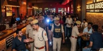 Ranchi News: नशे के खिलाफ पुलिस का बड़ा एक्शन-देर रात क्लबों और रेस्टोरेंट्स में ताबड़तोड़ छापेमारी से हड़कंप
